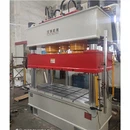 Mik a hidraulikus prés jellemzői